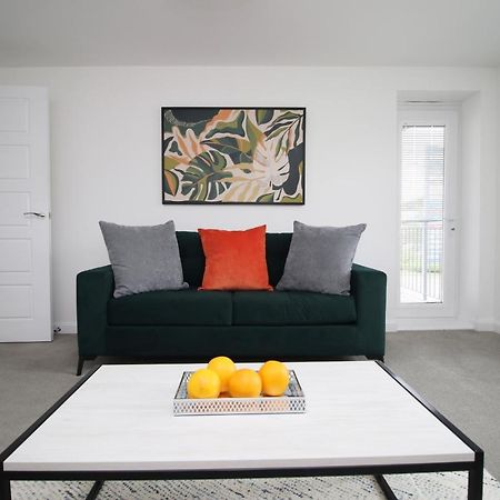 No 43 Stadium Views By Ssw - 2Br, Parking, Sleeps 4, 3Min Walk To Stadium, 10Min Drive To City Centre, Marina And Close To M4 Morriston Eksteriør bilde
