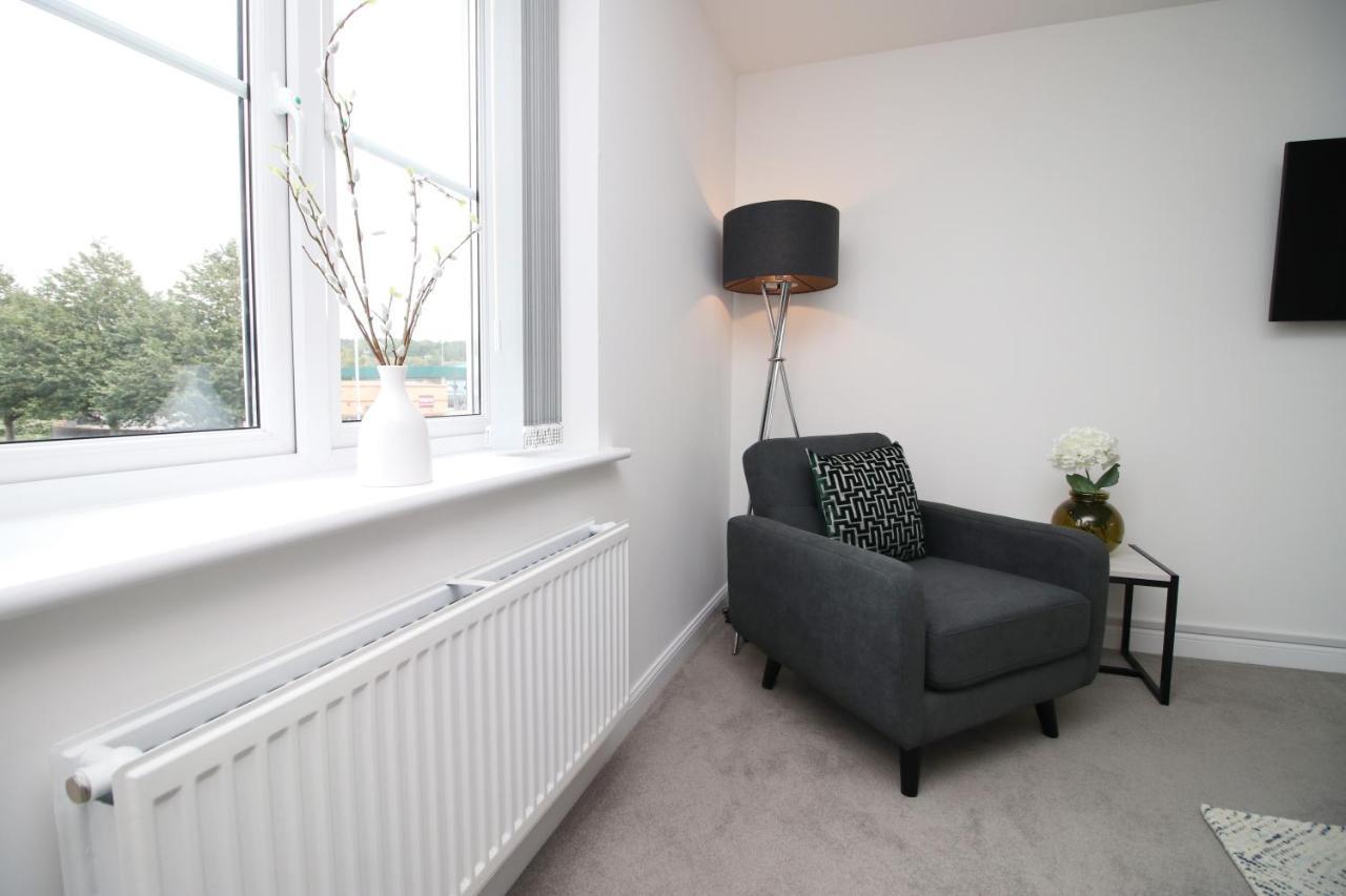 No 43 Stadium Views By Ssw - 2Br, Parking, Sleeps 4, 3Min Walk To Stadium, 10Min Drive To City Centre, Marina And Close To M4 Morriston Eksteriør bilde