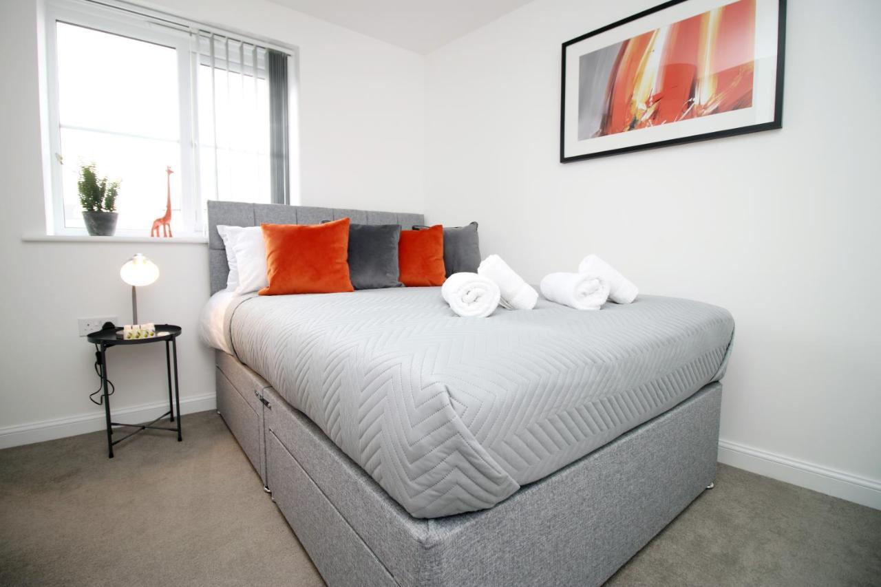 No 43 Stadium Views By Ssw - 2Br, Parking, Sleeps 4, 3Min Walk To Stadium, 10Min Drive To City Centre, Marina And Close To M4 Morriston Eksteriør bilde