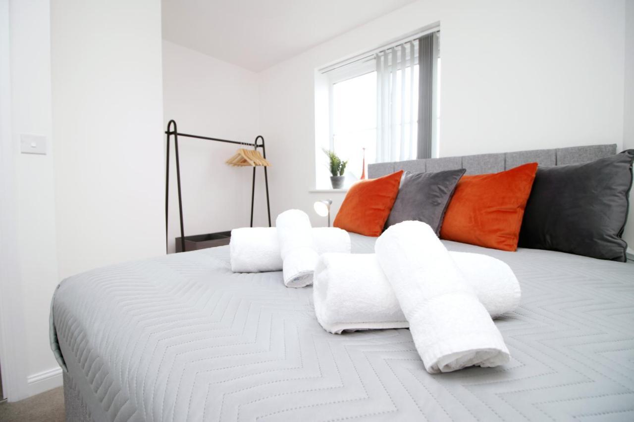 No 43 Stadium Views By Ssw - 2Br, Parking, Sleeps 4, 3Min Walk To Stadium, 10Min Drive To City Centre, Marina And Close To M4 Morriston Eksteriør bilde