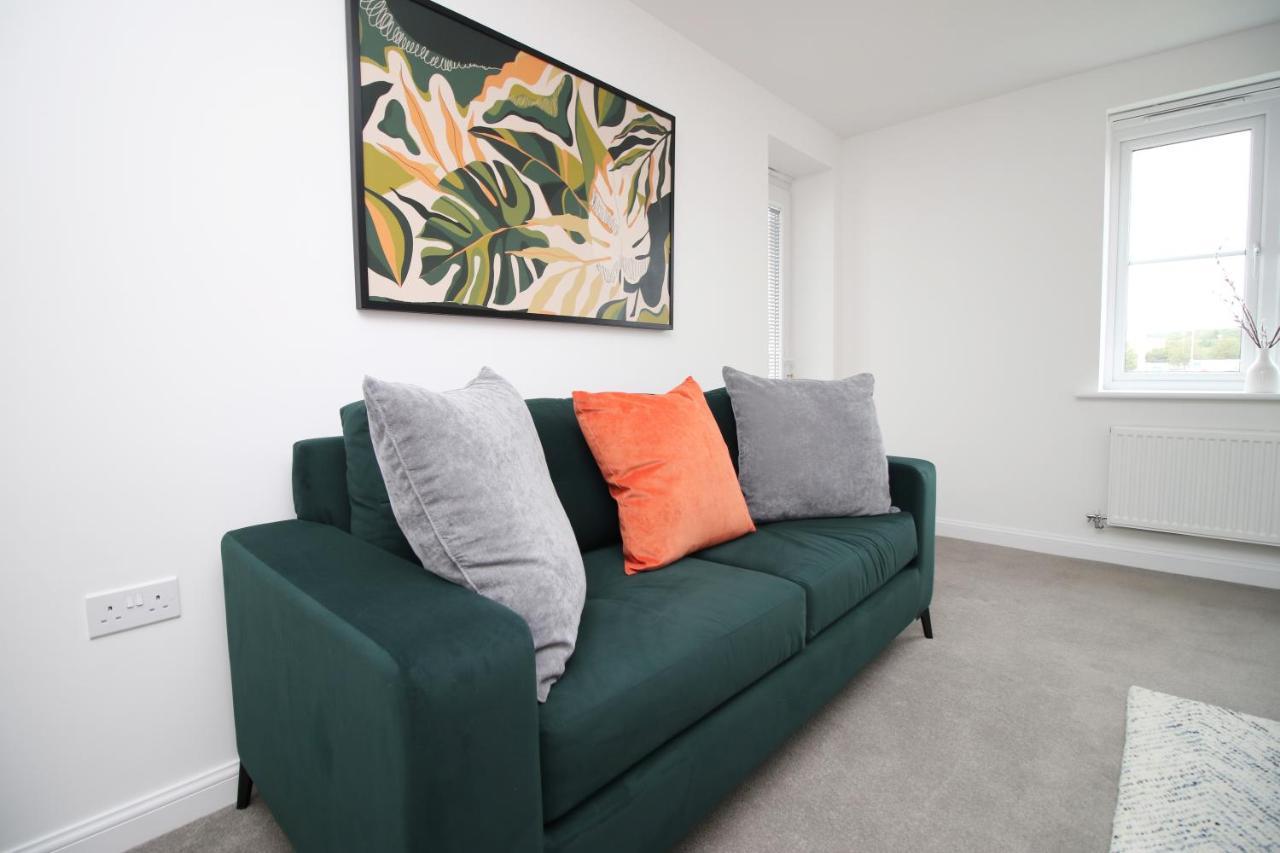No 43 Stadium Views By Ssw - 2Br, Parking, Sleeps 4, 3Min Walk To Stadium, 10Min Drive To City Centre, Marina And Close To M4 Morriston Eksteriør bilde
