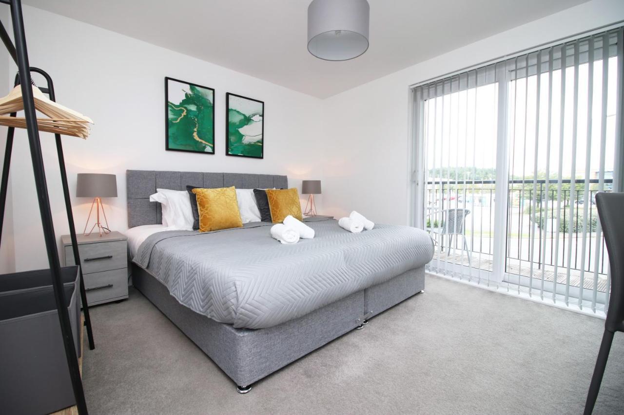 No 43 Stadium Views By Ssw - 2Br, Parking, Sleeps 4, 3Min Walk To Stadium, 10Min Drive To City Centre, Marina And Close To M4 Morriston Eksteriør bilde