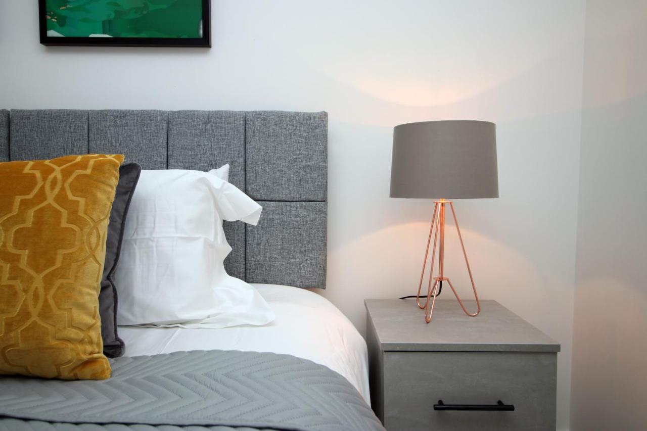 No 43 Stadium Views By Ssw - 2Br, Parking, Sleeps 4, 3Min Walk To Stadium, 10Min Drive To City Centre, Marina And Close To M4 Morriston Eksteriør bilde