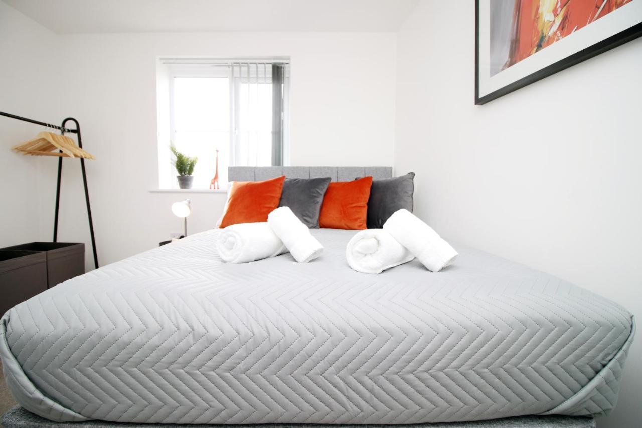 No 43 Stadium Views By Ssw - 2Br, Parking, Sleeps 4, 3Min Walk To Stadium, 10Min Drive To City Centre, Marina And Close To M4 Morriston Eksteriør bilde